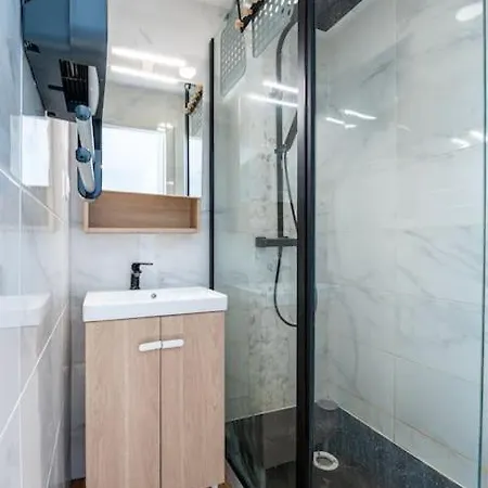 Proche Gem Et Gare: 3 Chambres-clim-balcon-wifi アパート